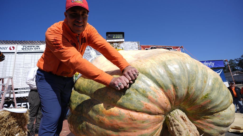 Anoka County pumpkin grower wins California title for 5th time in 7 years — WCCO / CBS Minnesota, Atlanta Arts news