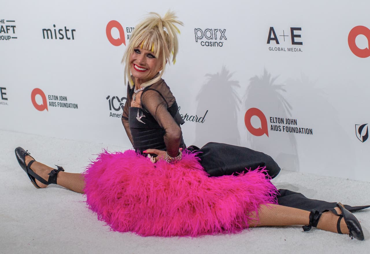 Designer Betsey Johnson takes $7 million SoCal home off the market — Atlanta Business news