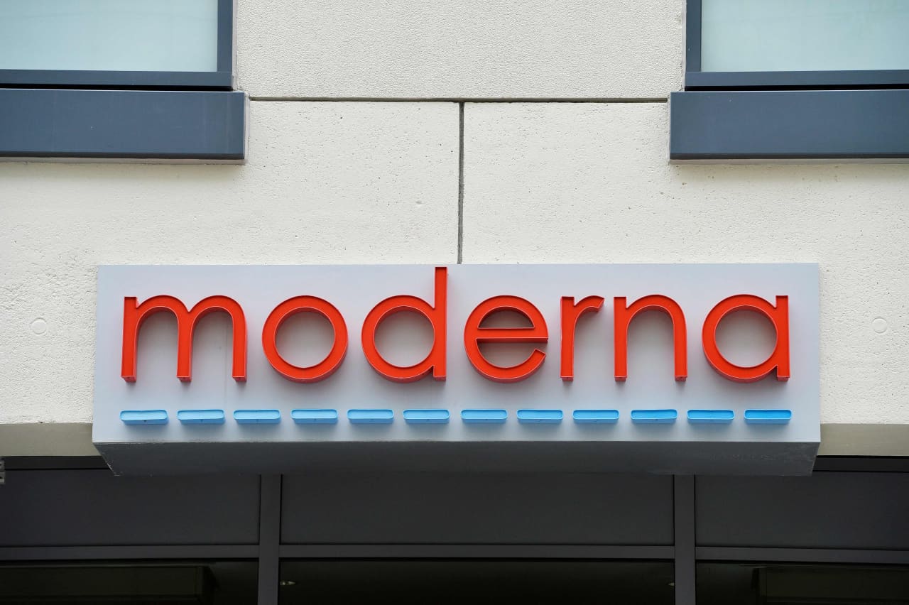 Moderna’s stock tumbles after reported leak of data for cancer vaccine — MarketWatch